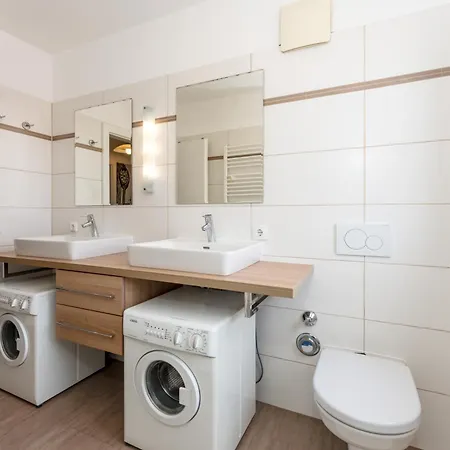 Easyapartments Leo * לינץ